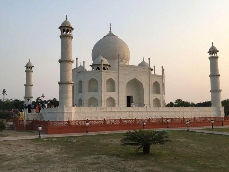 Taj Mahal, Eco Park 7 wonders zone
