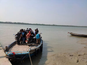 Ferry at Hujjuter Ghat